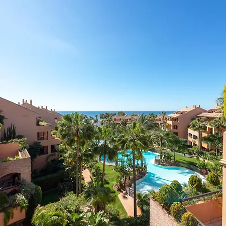 Stylish 4 Bedroom Penthouse Just Steps From Bahia