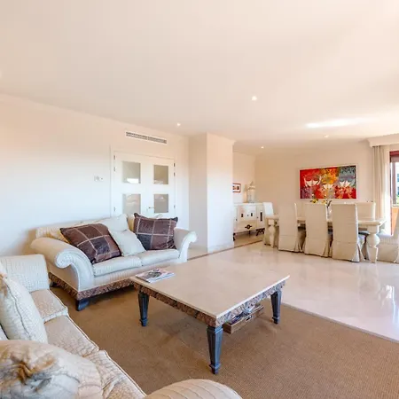 Apartment Stylish 4 Bedroom Penthouse Just Steps From Bahia