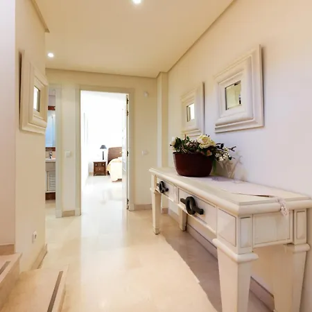 Stylish 4 Bedroom Penthouse Just Steps From Bahia