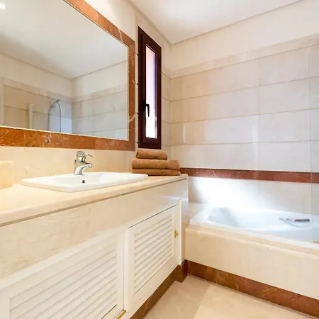 Stylish 4 Bedroom Penthouse Just Steps From Bahia Apartment